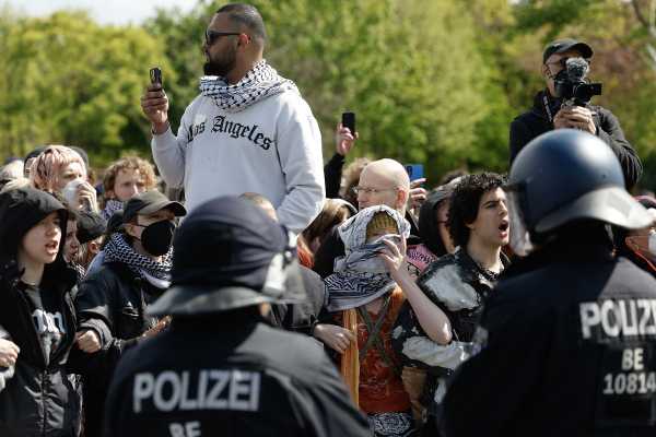 Γερμανία: Ισλαμιστές διαδήλωσαν στο Αμβούργο με αίτημα την ίδρυση χαλιφάτου