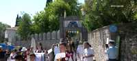 Λέσβος: Το νησί γιορτάζει τους αγίους Ραφαήλ, Νικόλαο και Ειρήνη