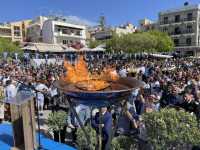 Κρήτη: Ο Άγιος Νικόλαος υποδέχτηκε την Ολυμπιακή Φλόγα