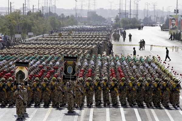Ιράν: Επίδειξη στρατιωτικής ισχύος την ημέρα του Εθνικού Στρατού