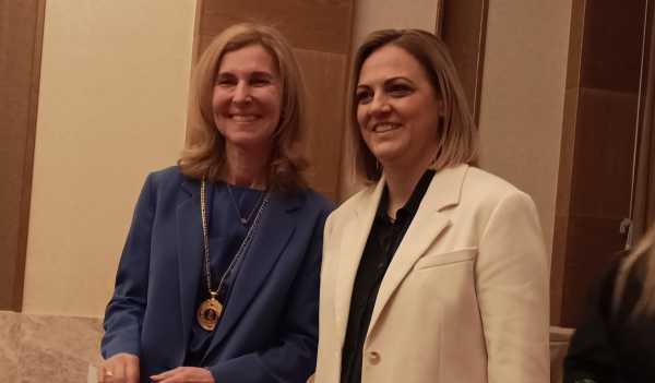 Σέρρες: Το χρυσό μετάλλιο του Δήμου στην  πρόεδρο του Συμβουλίου Επικρατείας Ε. Νίκα