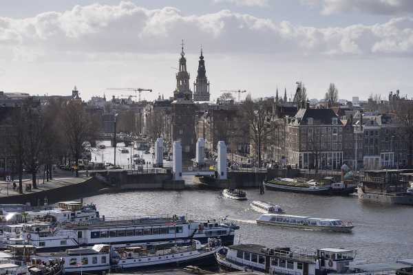 Ολλανδία: Κανένα νέο ξενοδοχείο στο Άμστερνταμ αν δεν κλείσει ένα παλαιότερο