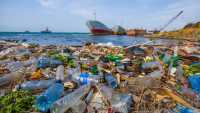 ΜΚΟ: Λομπίστες του τομέα του πετρελαίου έχουν δυσανάλογα μεγάλη παρουσία στις παγκόσμιες διαπραγματεύσεις για τη μόλυνση από πλαστικά
