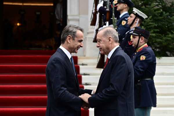 Συνάντηση Μητσοτάκη – Ερντογάν: «Κλείδωσε» για τις 13 Μαΐου το ραντεβού των δύο ηγετών στην Άγκυρα