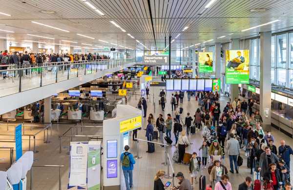 Tι ανακοίνωσε το Schiphol για το πλαφόν σε επιβάτες Απρίλιο και Μάιο