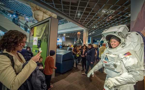 Ανοιχτό για τουρίστες το Ερευνητικό Κέντρο Glenn της NASA