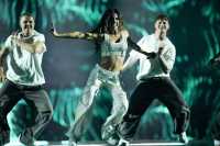 Eurovision 2024: Φαντασμαγορικά εφέ και εντυπωσιακά κοστούμια – Τα highlights της βραδιάς που έστειλε στον τελικό του Σαββάτου την Κύπρο